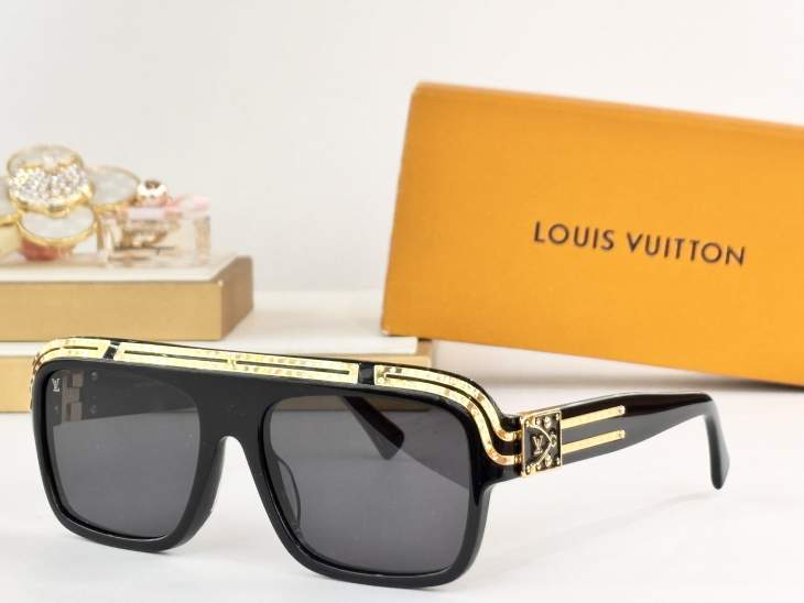Picture of Louis Vuitton Sunglasses _SKUfw76406711fw
